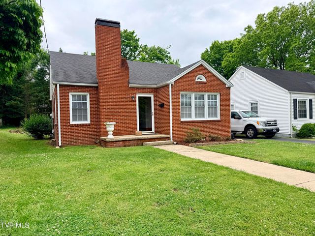 408 W  F St, Elizabethton, TN 37643
