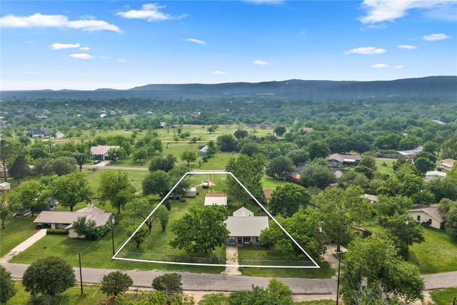 210 N  River Oaks Dr, Burnet, TX 78611