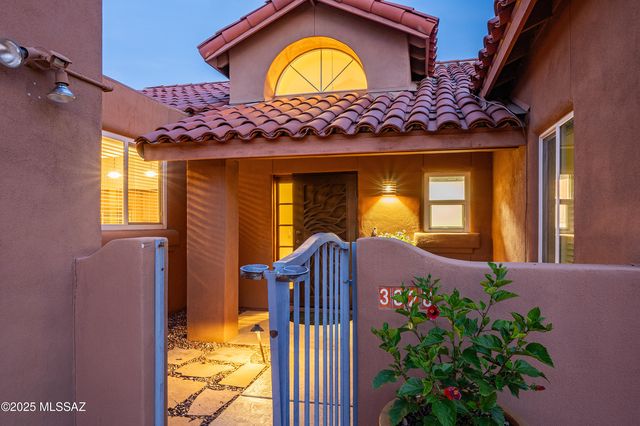 3028 N  Palomino Park Loop, Tucson, AZ 85712