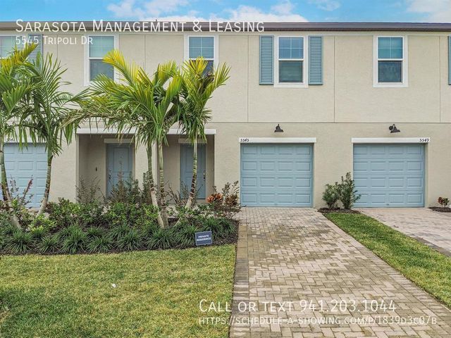 5545 Tripoli Dr, Palmetto, FL 34221