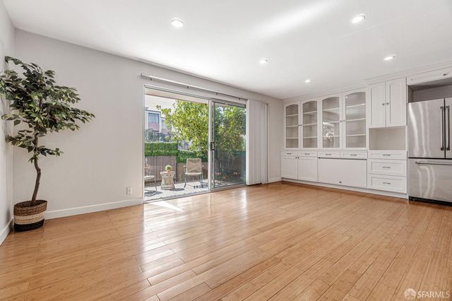 15 Western Shore Ln #2, San Francisco, CA 94115