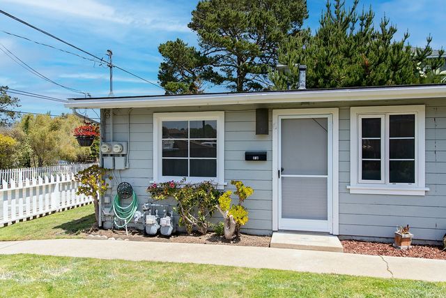 605 2nd St, Pacific Grove, CA 93950