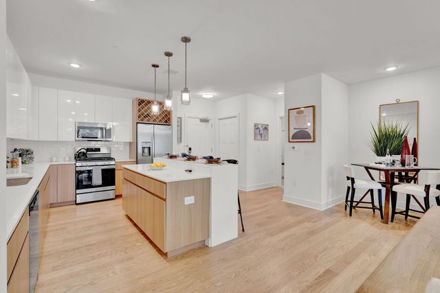 34 Eden Ln #211, Whippany, NJ 07981