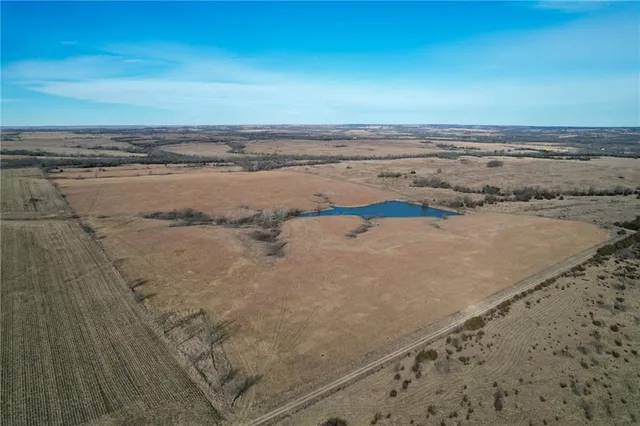 Sodbuster Rd, Harveyville, KS 66431