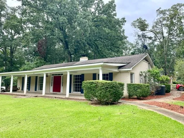 601 Valley Rd, Kosciusko, MS 39090