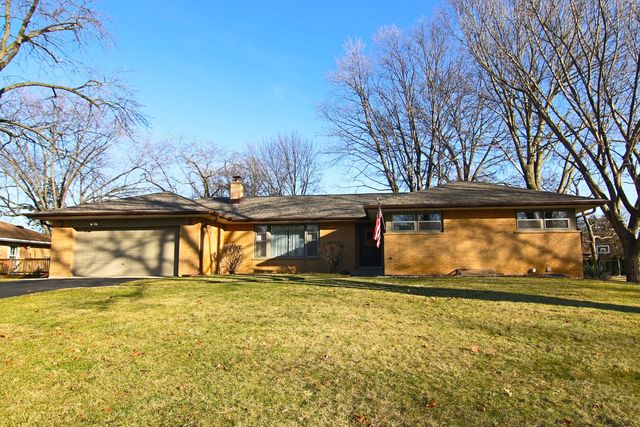 531 Country Club Ln, Itasca, IL 60143