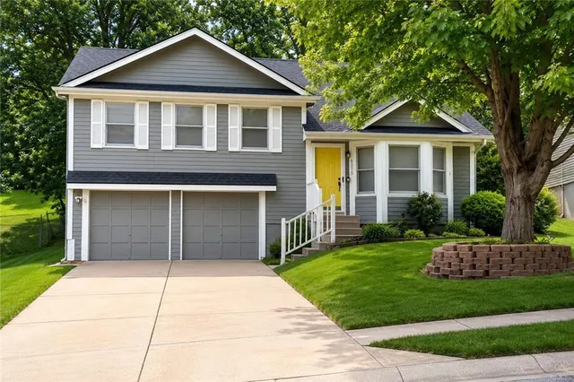 6215 N  Mercier St, Kansas City, MO 64118
