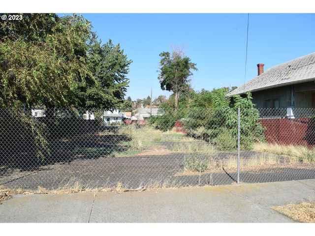 607 SW 2nd St, Pendleton, OR 97801