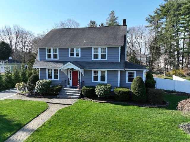 31 Governors Ave, Milford, CT 06460