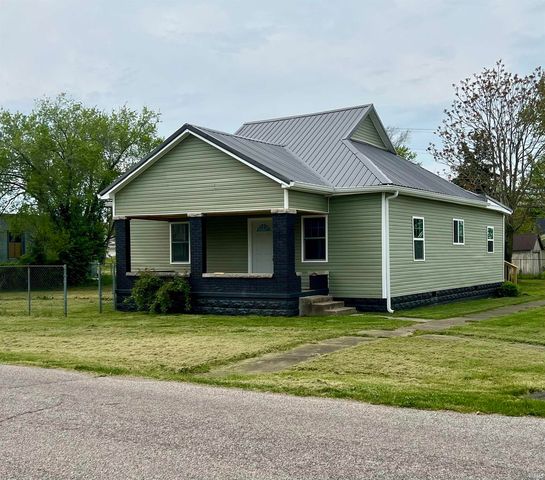 401 W  Grissom Ave, Mitchell, IN 47446