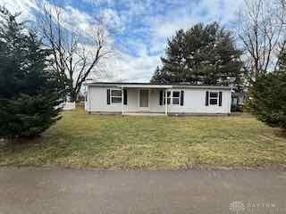 385 Grant St, Harveysburg, OH 45032