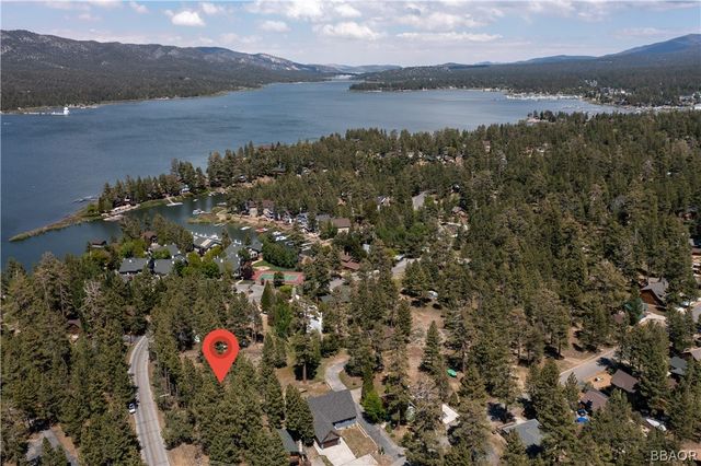 39747 Lakeview Dr, Big Bear Lake, CA 92315