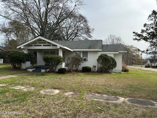 305 3rd Ave  NW, Magee, MS 39111