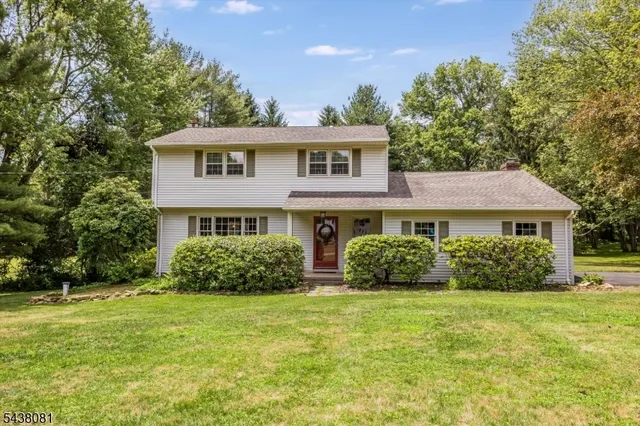 7 Catan Dr, Chester, NJ 07930