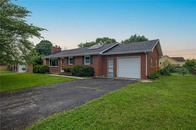 176 Purcell Dr, Xenia, OH 45385