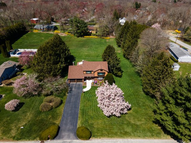 6 Forge Ln, North Franklin, CT 06254