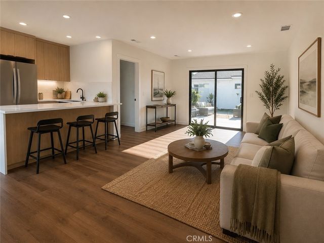 7008 Aura Ave, Reseda, CA 91335
