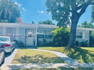 1810 SW 22nd Ave, Fort Lauderdale, FL 33312