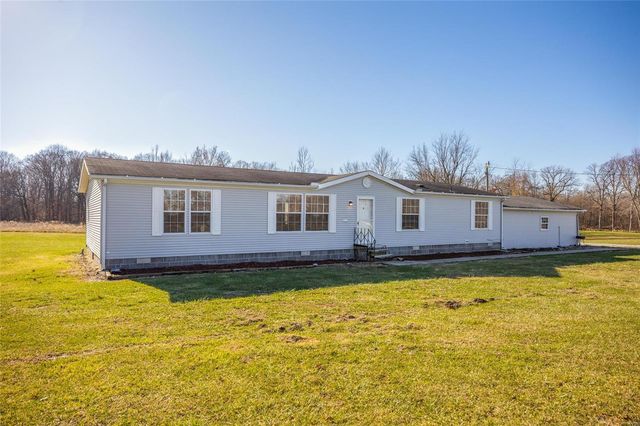 21685 Washer Rd, Mount Olive, IL 62069