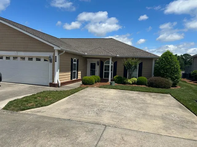 1902 Middle Summit Dr, Dalton, GA 30721