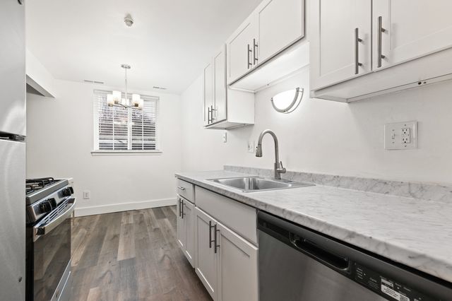 37670 Dale Dr #495-203D, Westland, MI 48185