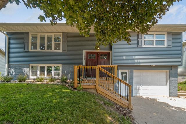 805 M Ave, Grundy Center, IA 50638