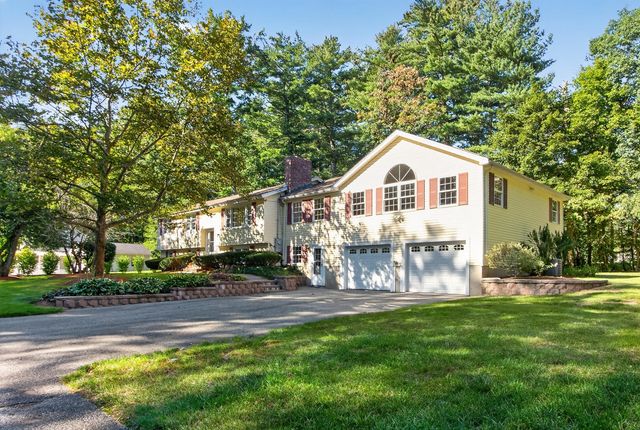 41 Buckingham Dr, Billerica, MA 01821