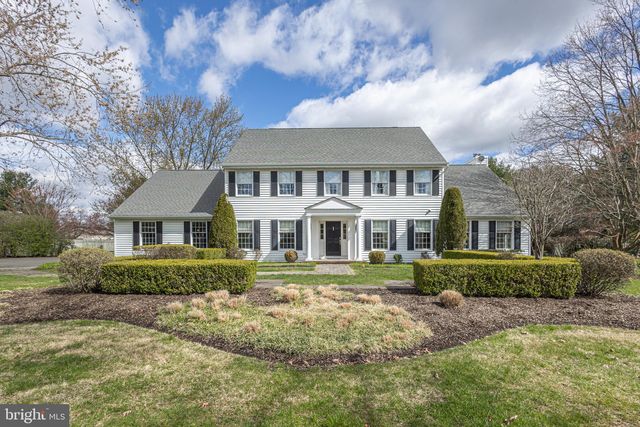 37 Roberts Dr, Mount Holly, NJ 08060