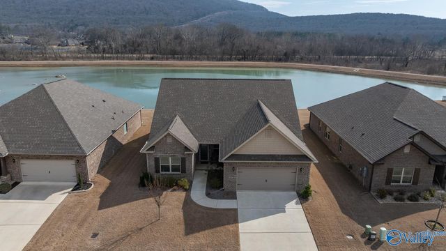 16323 Trestle St, Huntsville, AL 35803