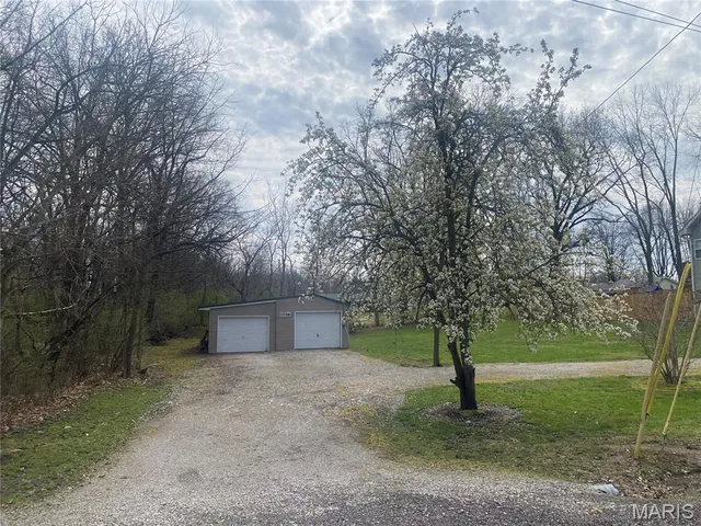 1016 E  Oak St, Greenville, IL 62246