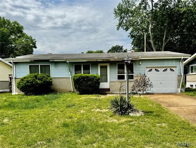 10223 Monarch Dr, Saint Louis, MO 63136