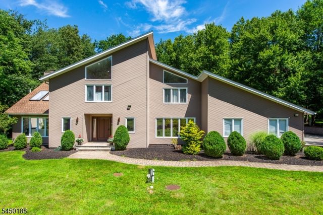 11 Vista Dr, Rockaway Twp, NJ 07866