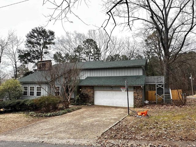 203 Forest Hill Dr, Russellville, AR 72801