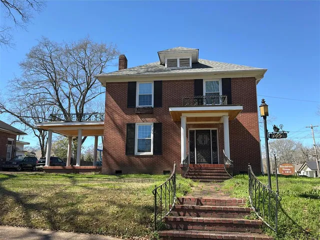 145 Terrace Pl, Jackson, TN 38301