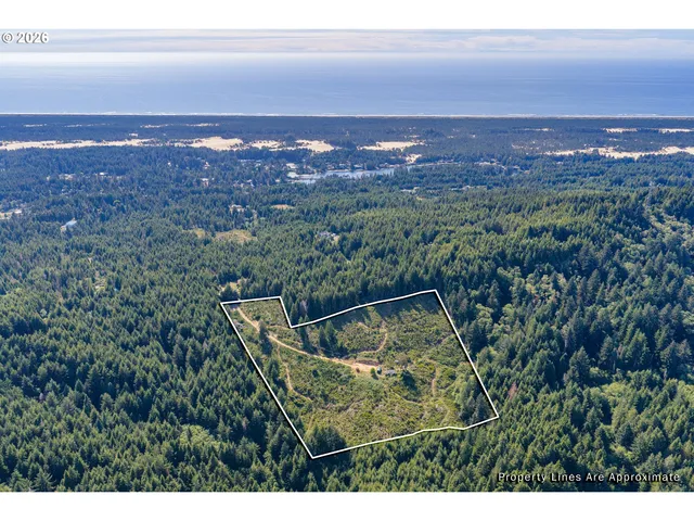 70113 Stage Rd, North bend, OR 97459