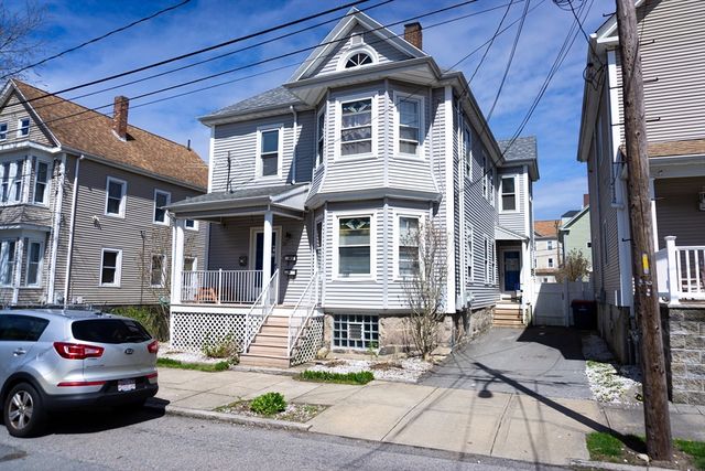 21 Willow St, New Bedford, MA 02740