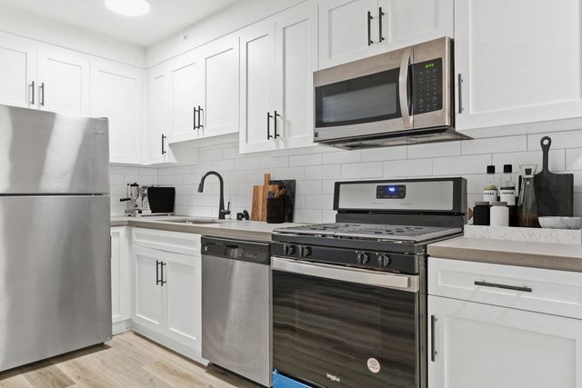 1915 Ocean Way #325, Santa Monica, CA 90405