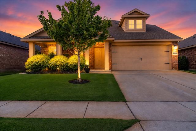 2423 French St, Fate, TX 75189