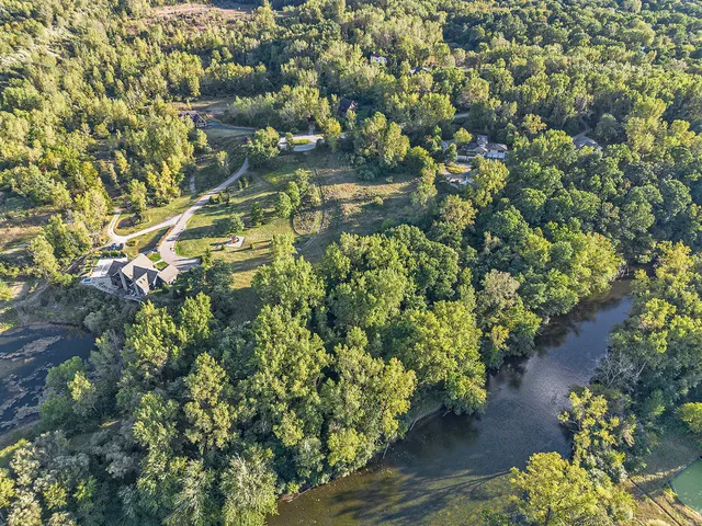 5326 River Ridge Ln, Ann Arbor, MI 48103