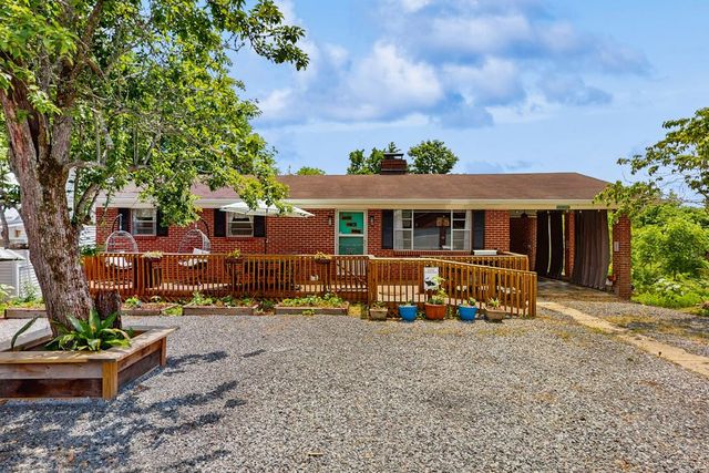 2271 Lone Mountain Rd, Tazewell, TN 37879