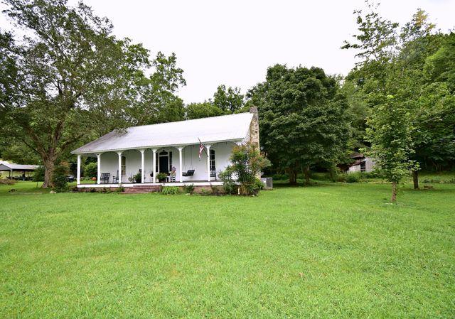 6040 Highway 438 W, Linden, TN 37096