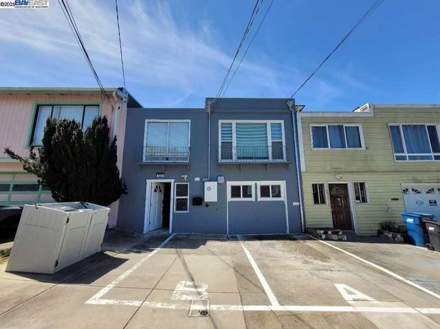 896 Lausanne Ave, Daly City, CA 94014