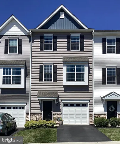 403 Ridgewood Dr, Royersford, PA 19468