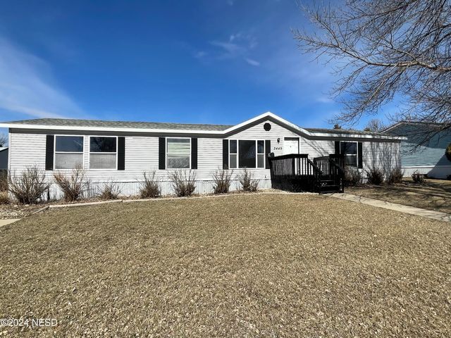 3449 11th Ave SW, Watertown, SD 57201