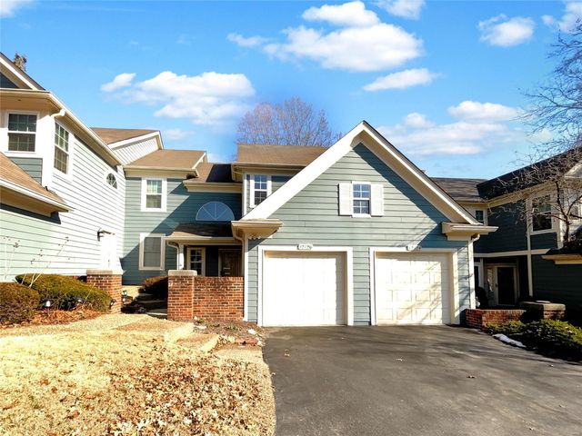 12126 Autumn Lakes Dr, Maryland Heights, MO 63043
