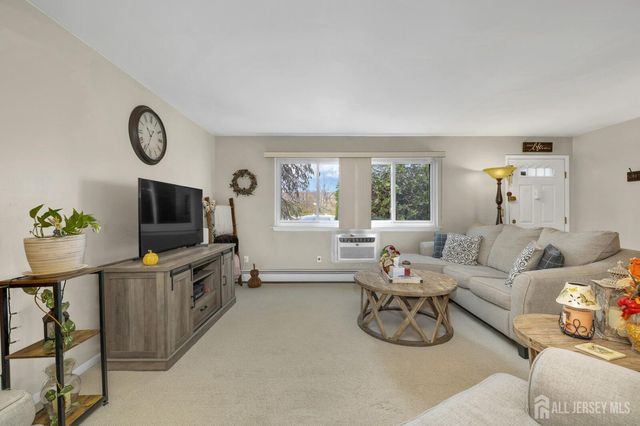 641 Cricket Ln, Elizabeth, NJ 07208