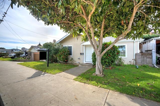19379 Lake Chabot Rd, Castro Valley, CA 94546