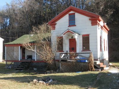 10 Woodlawn Ave, Coudersport, PA 16915