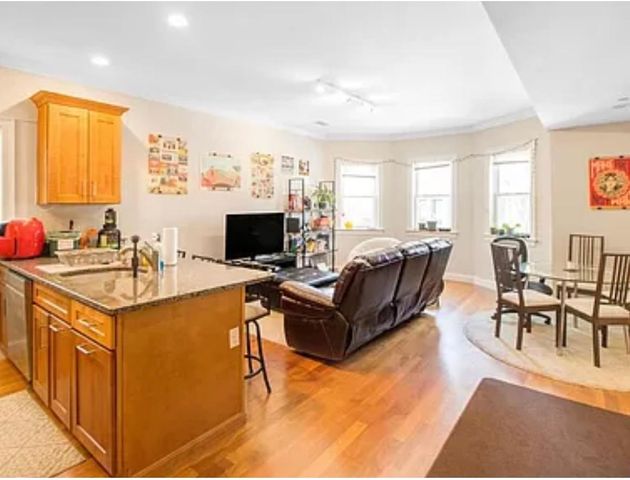 123 Webster Ave #5, Cambridge, MA 02141