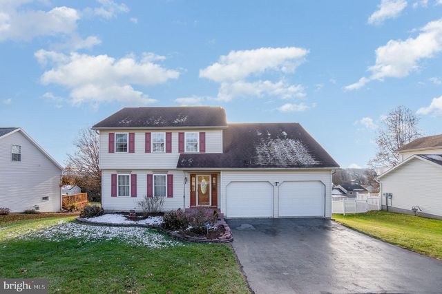 181 Overview Cir W, Red Lion, PA 17356